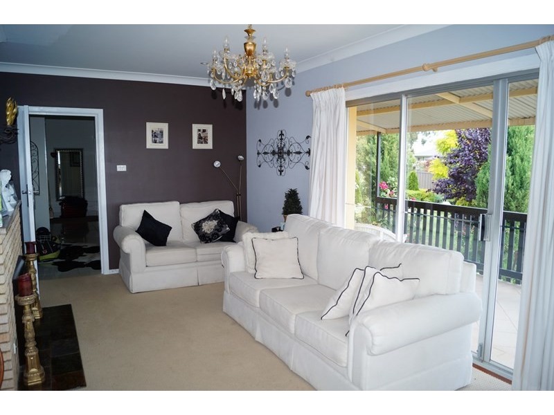 17 Whitney Place, Orange NSW 2800