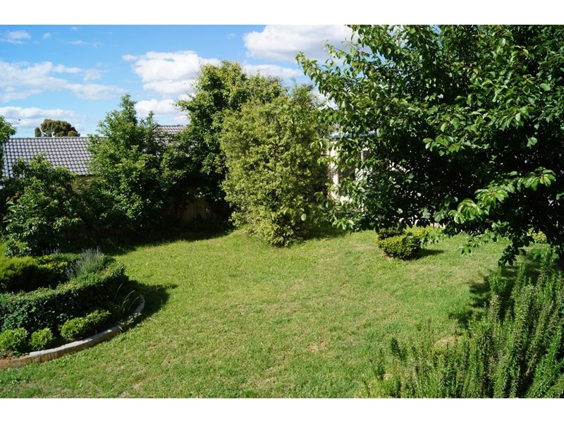 17 Whitney Place, Orange NSW 2800