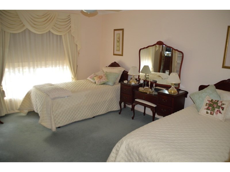 2 Magnolia Way, Orange NSW 2800