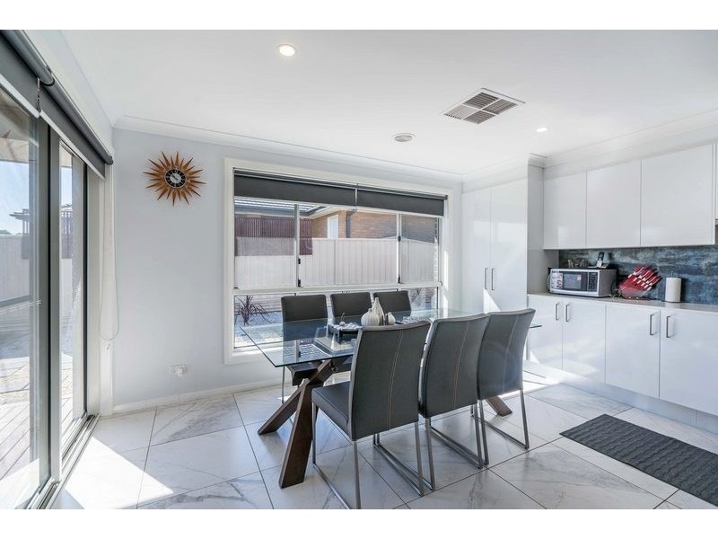 22 Molloy Drive, Orange NSW 2800