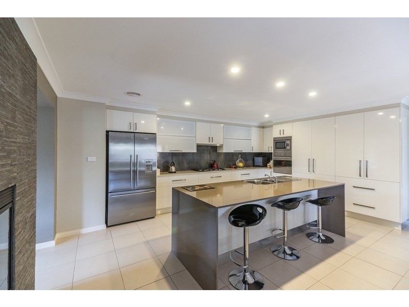 6 Pippin Way, Orange NSW 2800