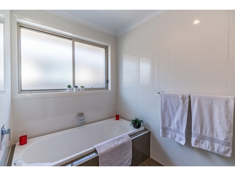 6 Pippin Way, Orange NSW 2800
