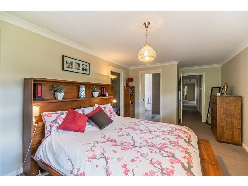 6 Pippin Way, Orange NSW 2800