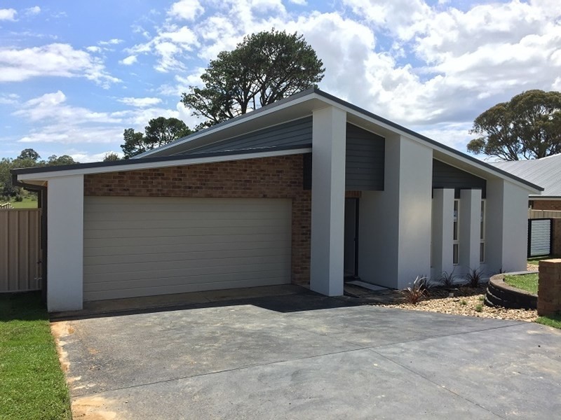 69 Glasson Drive, Orange NSW 2800