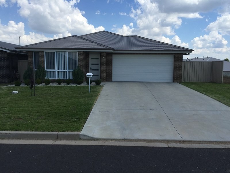 5 Pearl Court, Orange NSW 2800