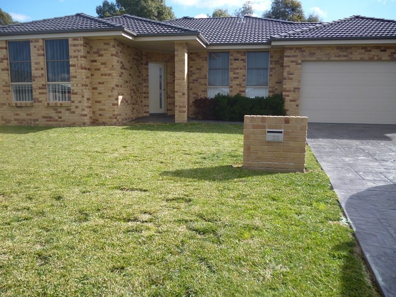 33 Emerald Street, Orange NSW 2800