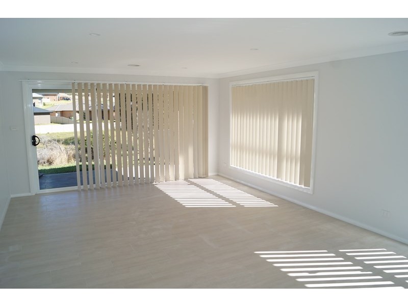 77 William Maker Drive, Orange NSW 2800