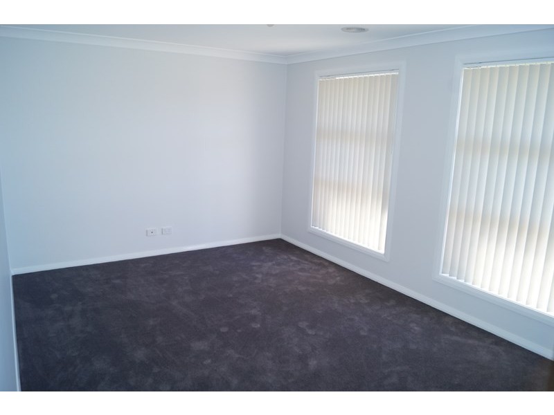 77 William Maker Drive, Orange NSW 2800