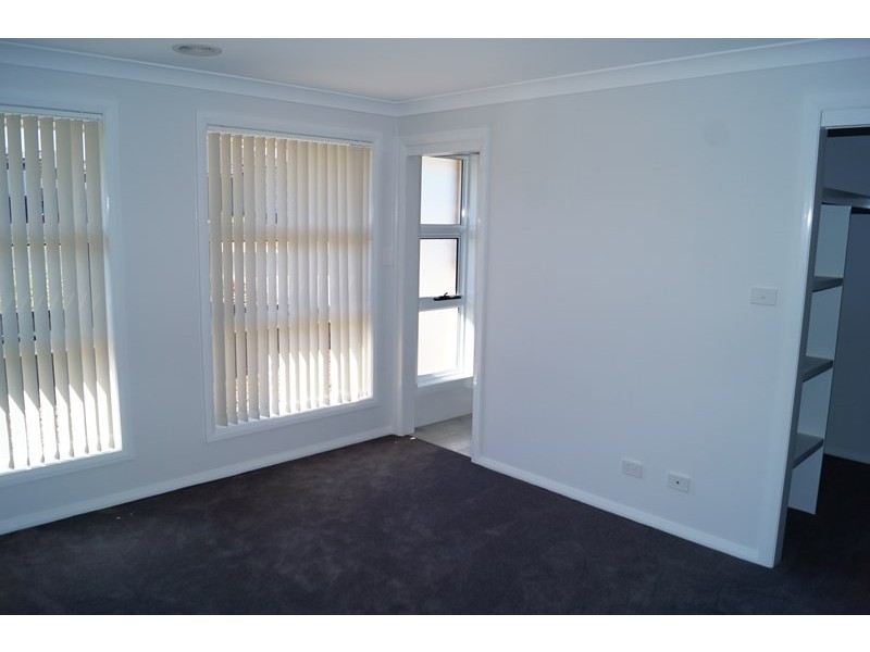 77 William Maker Drive, Orange NSW 2800