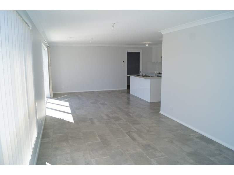 2/4 Glasson Drive, Orange NSW 2800