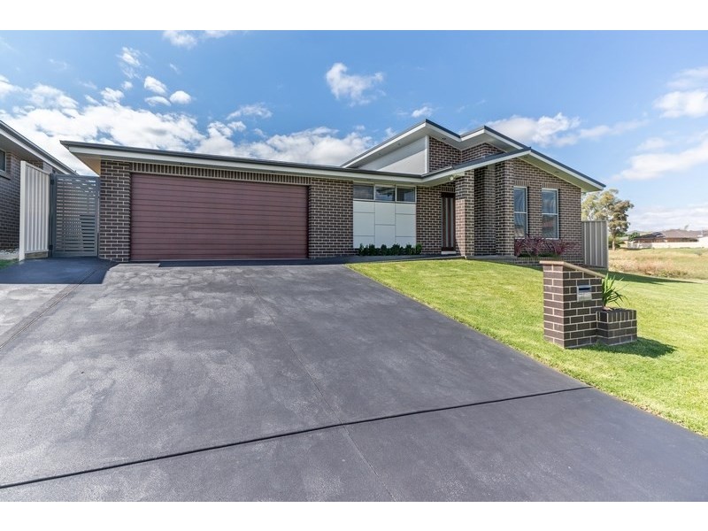 74 William Maker Drive, Orange NSW 2800