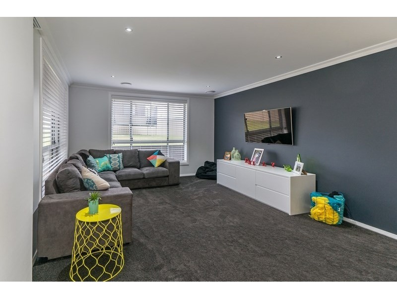 74 William Maker Drive, Orange NSW 2800