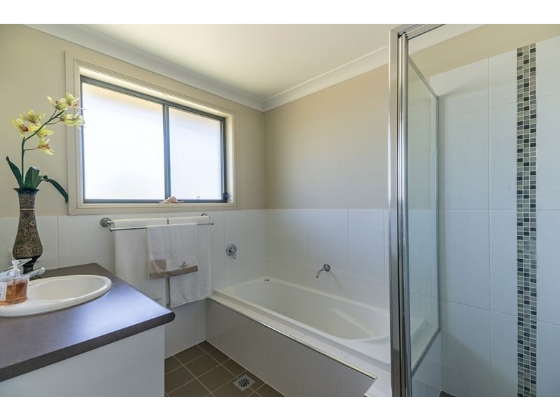 1 Brock Place, Orange NSW 2800