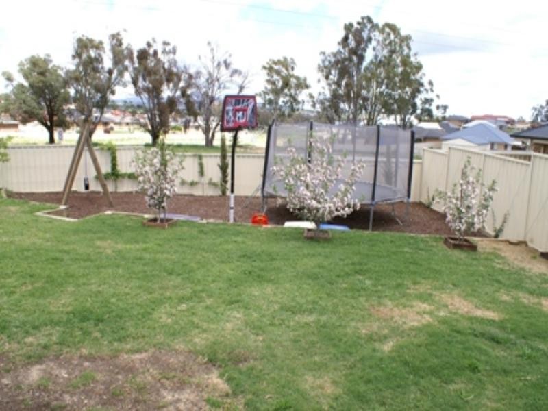 18 Rutherford Place, Orange NSW 2800