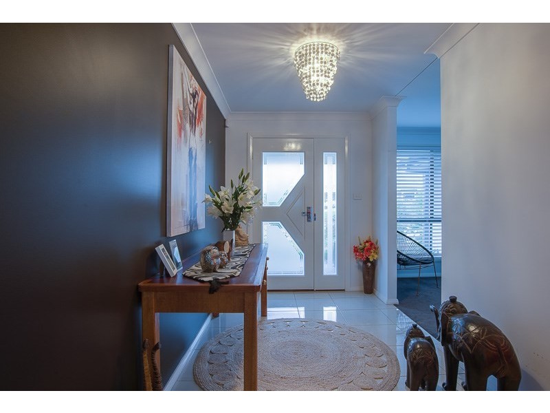 17 Robinson Court, Orange NSW 2800