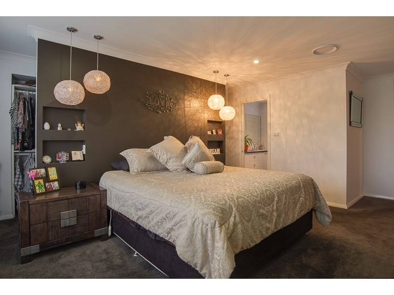 17 Robinson Court, Orange NSW 2800