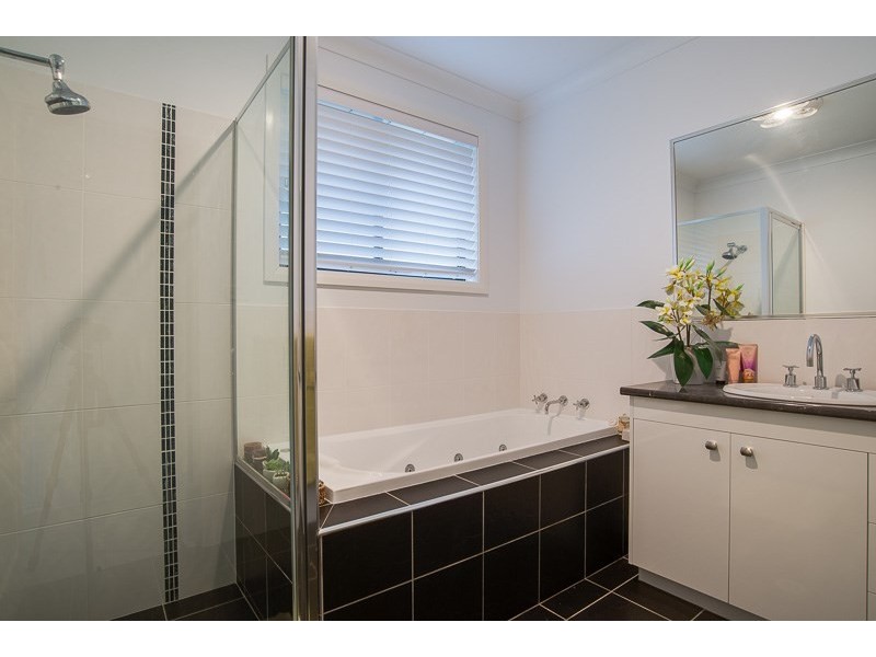 17 Robinson Court, Orange NSW 2800