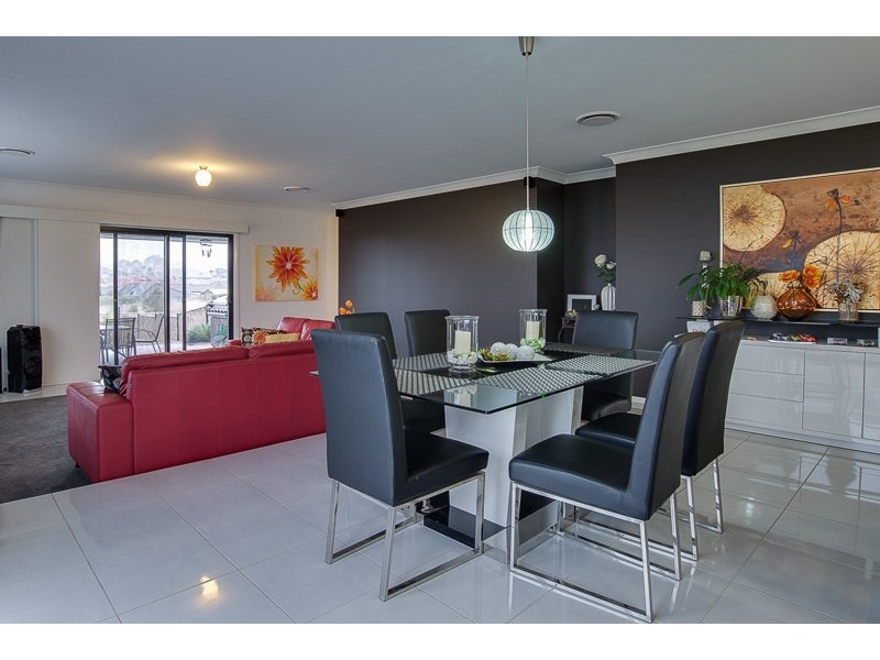 17 Robinson Court, Orange NSW 2800