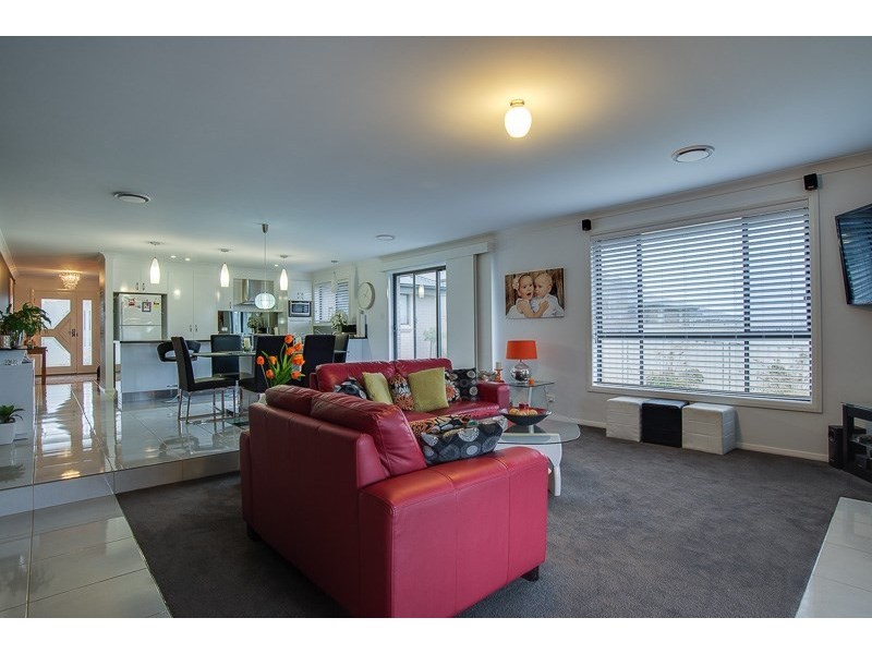 17 Robinson Court, Orange NSW 2800