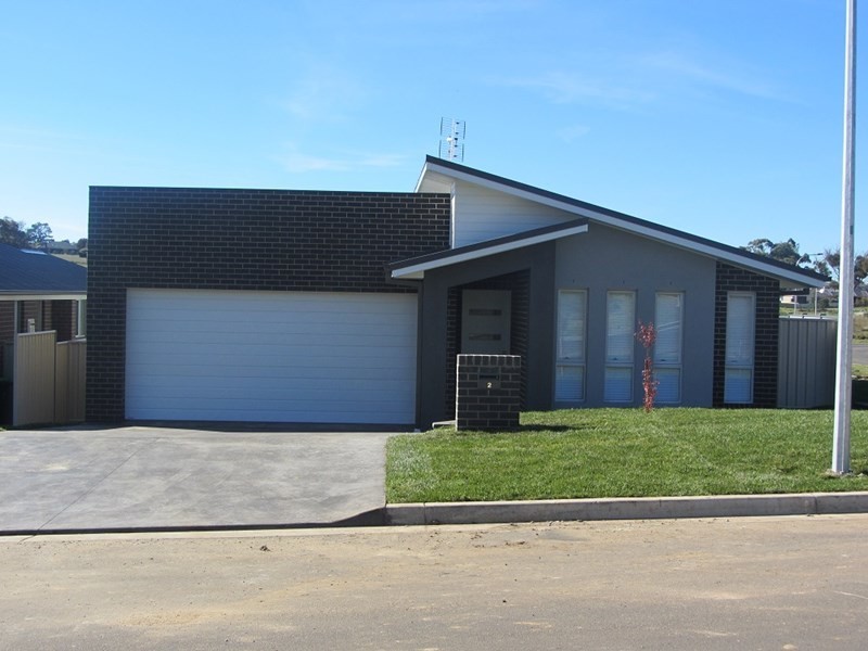 2 Downey Crescent, Orange NSW 2800