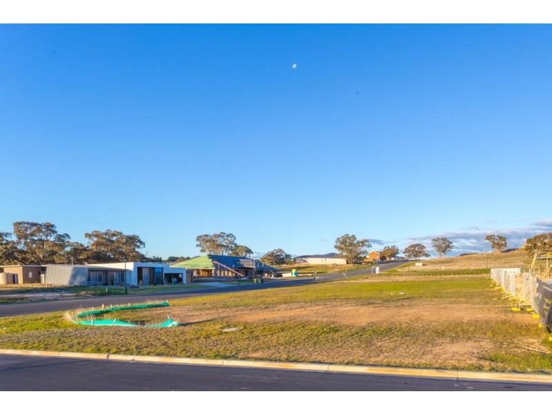 13 Connemara Drive, Orange NSW 2800