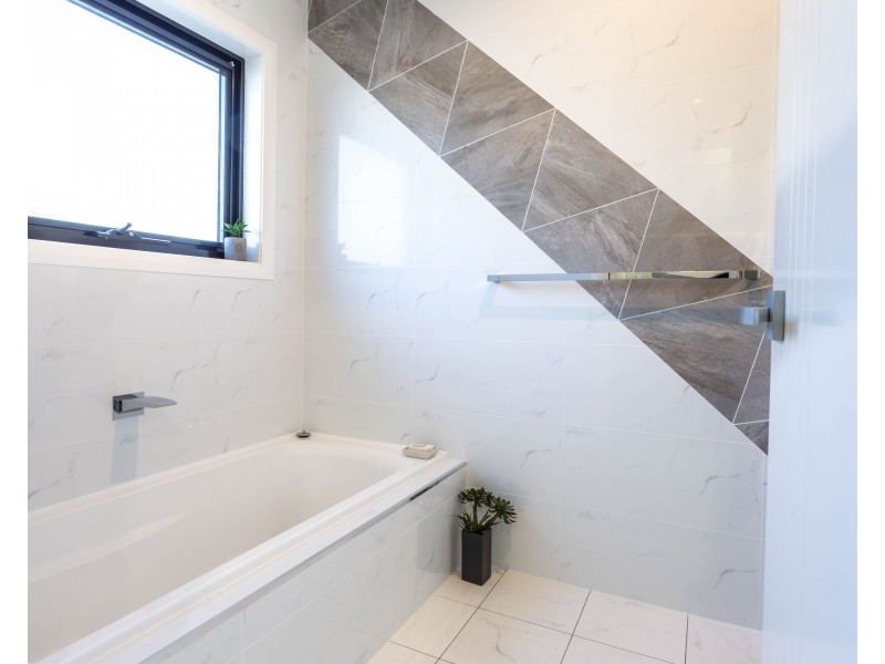 39 Melaleuca Way, Orange NSW 2800