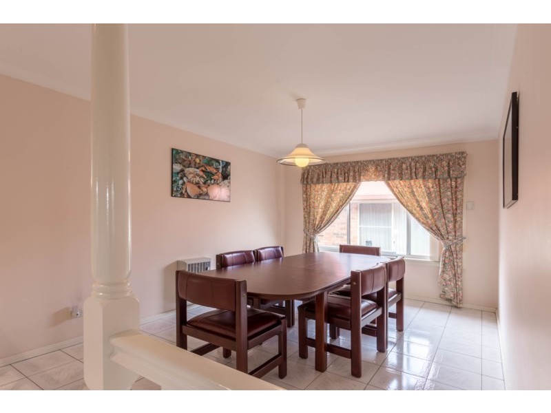 6 Avondale Drive, Orange NSW 2800