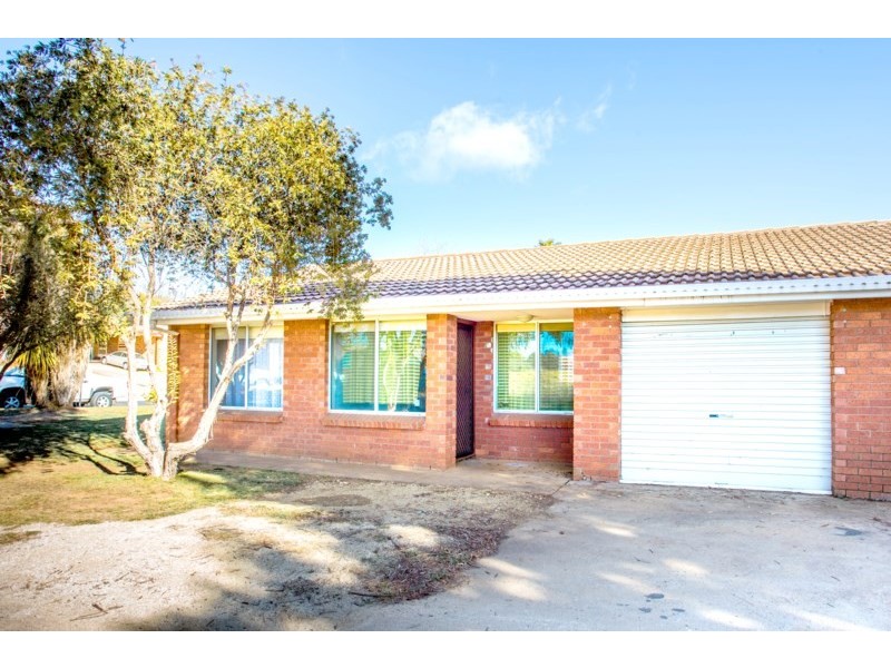 1/11 Torulosa Way, Orange NSW 2800