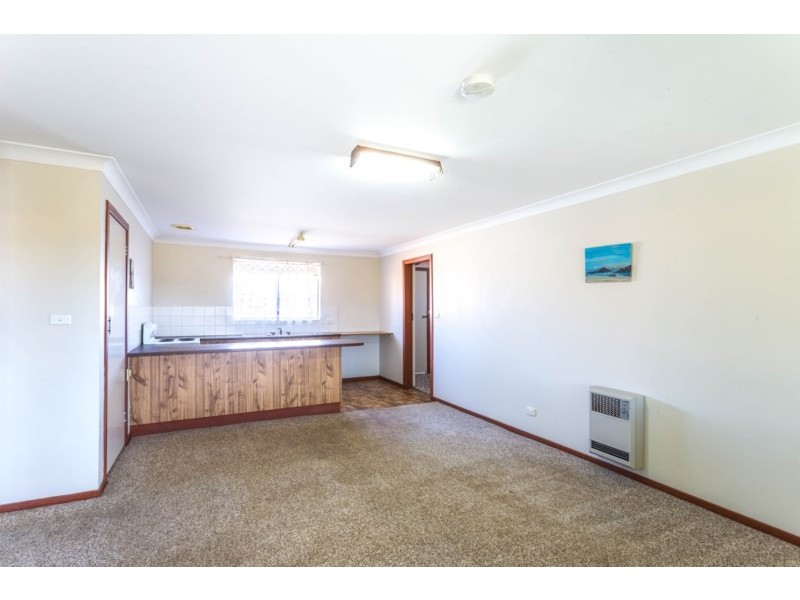1/11 Torulosa Way, Orange NSW 2800