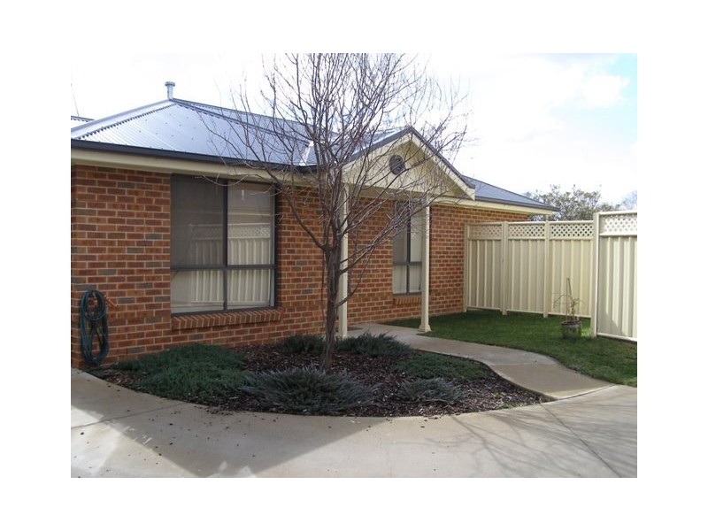 1/15 Churchill Avenue, Orange NSW 2800