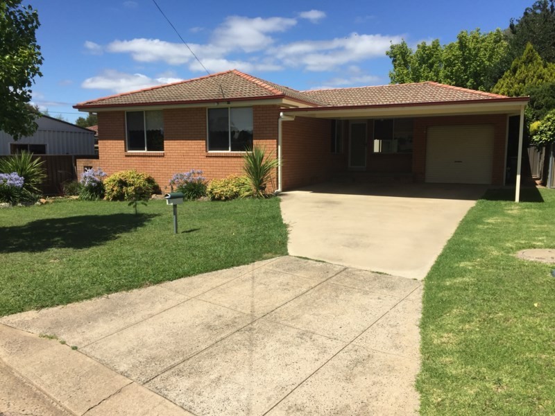 1 McCarthy Place, Orange NSW 2800