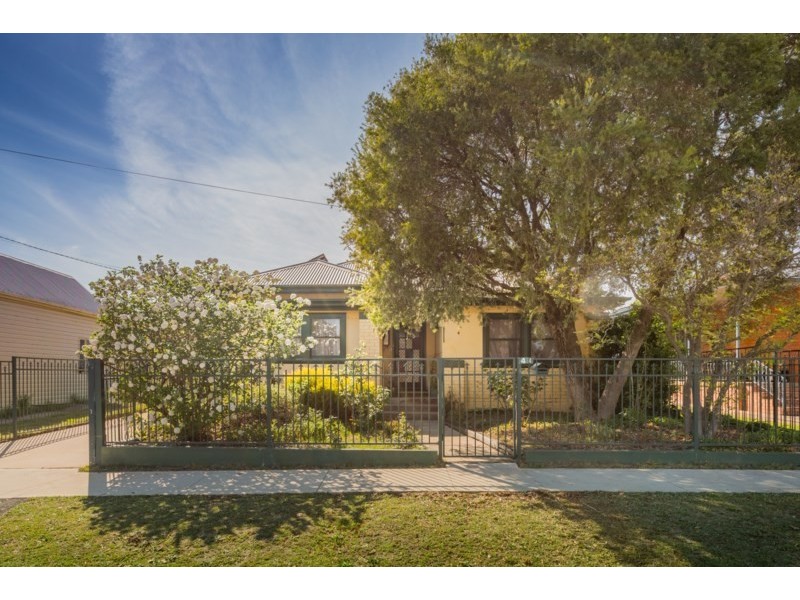 4 Autumn Street, Orange NSW 2800