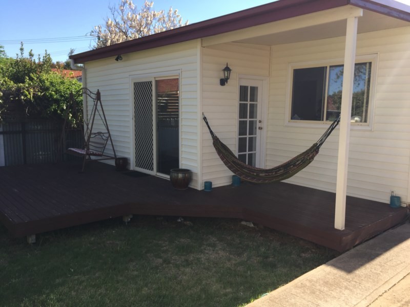 2 Endsleigh Avenue, Orange NSW 2800