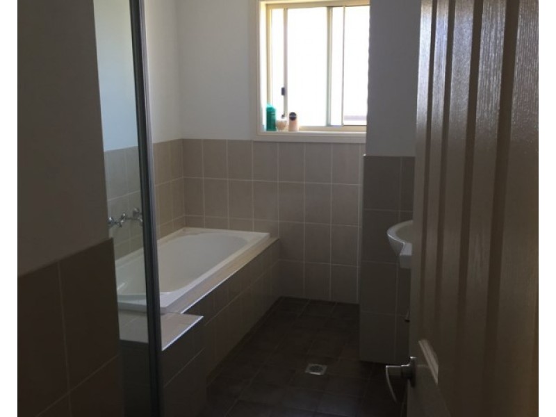 10 Etna Street, Orange NSW 2800