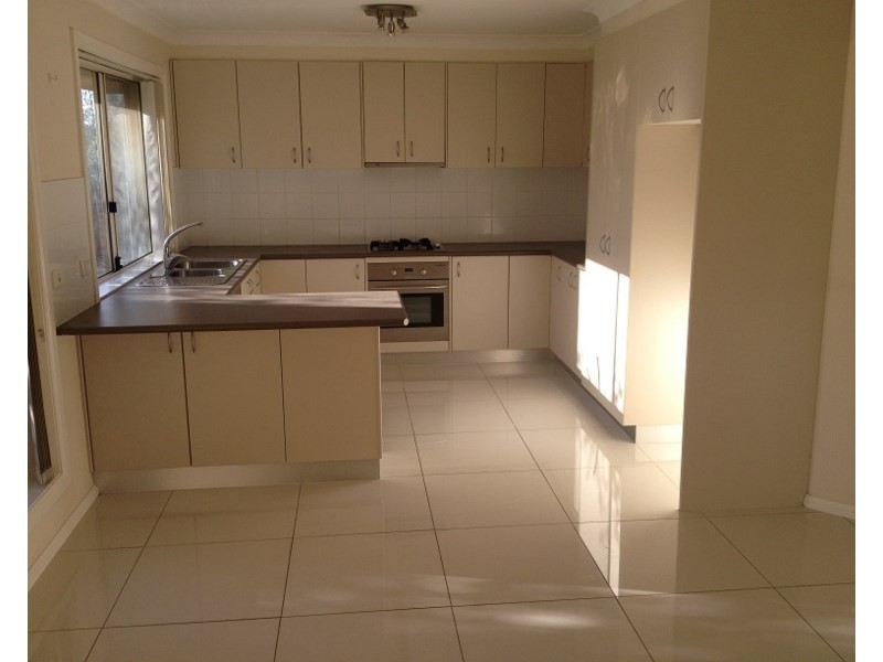 8 Diamond Drive, Orange NSW 2800