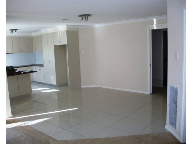 8 Diamond Drive, Orange NSW 2800