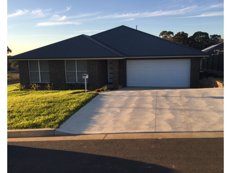 29 Dimboola Way, Orange NSW 2800