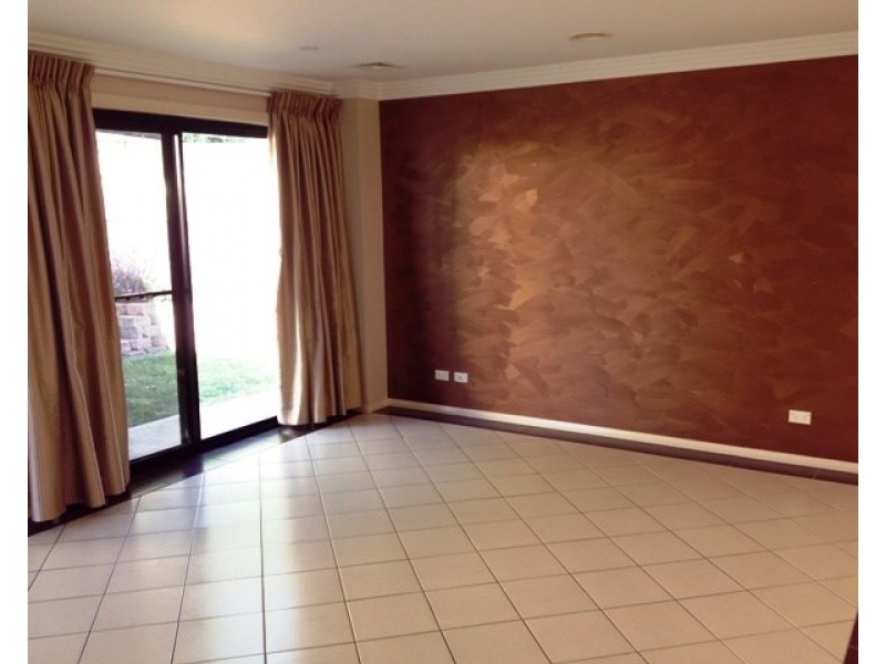 13 Bert Whiteley Place, Orange NSW 2800