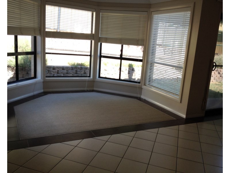 13 Bert Whiteley Place, Orange NSW 2800