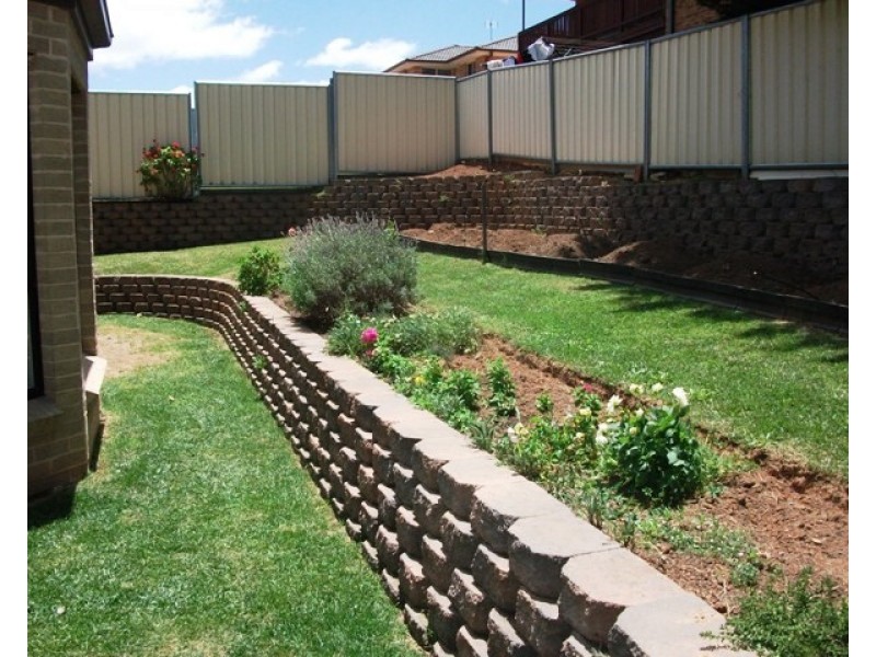 13 Bert Whiteley Place, Orange NSW 2800