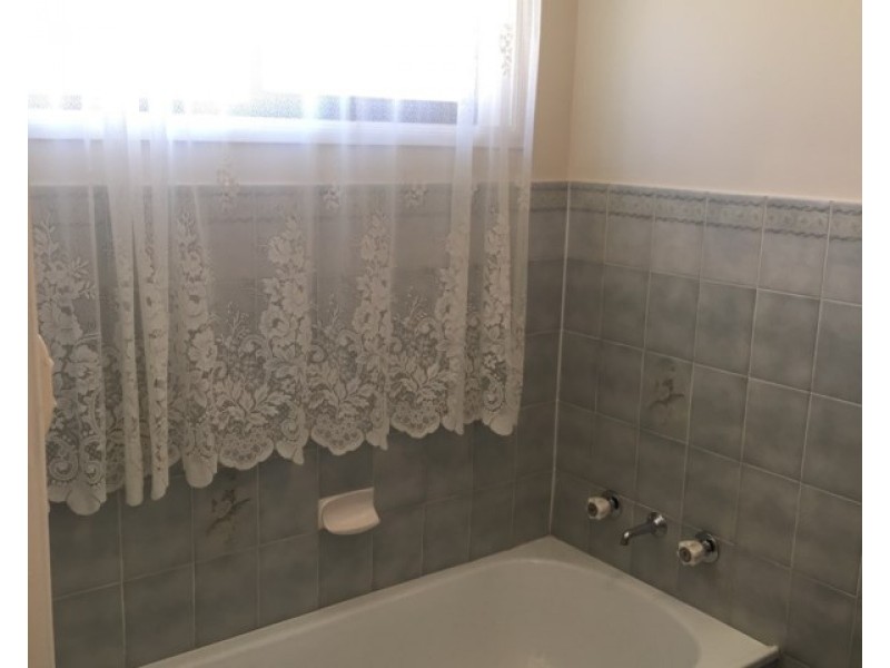 1 Fraser Place, Orange NSW 2800