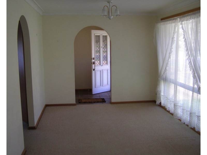 15 Pioneer Place, Orange NSW 2800