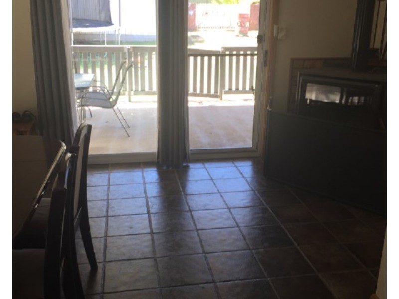 15 Pioneer Place, Orange NSW 2800