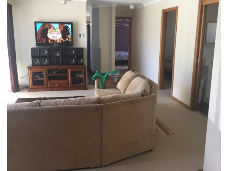 15 Pioneer Place, Orange NSW 2800