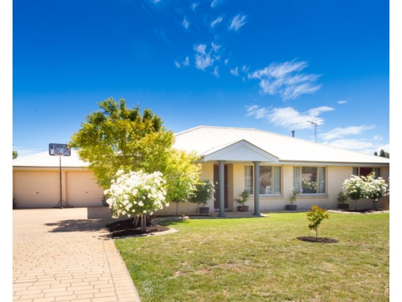 6 Gersbach Close, Orange NSW 2800