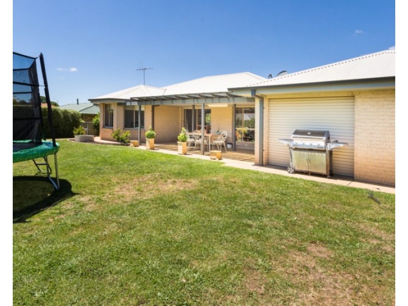 6 Gersbach Close, Orange NSW 2800