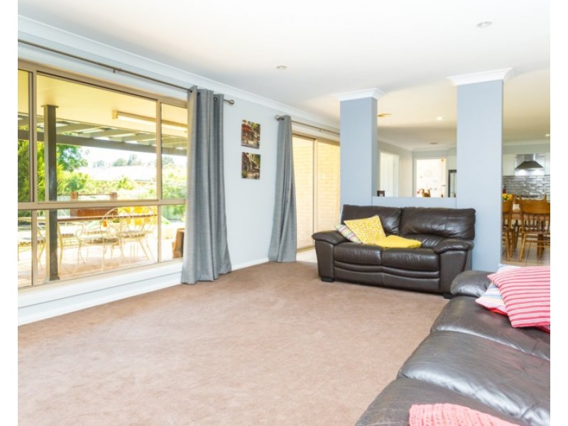 6 Gersbach Close, Orange NSW 2800