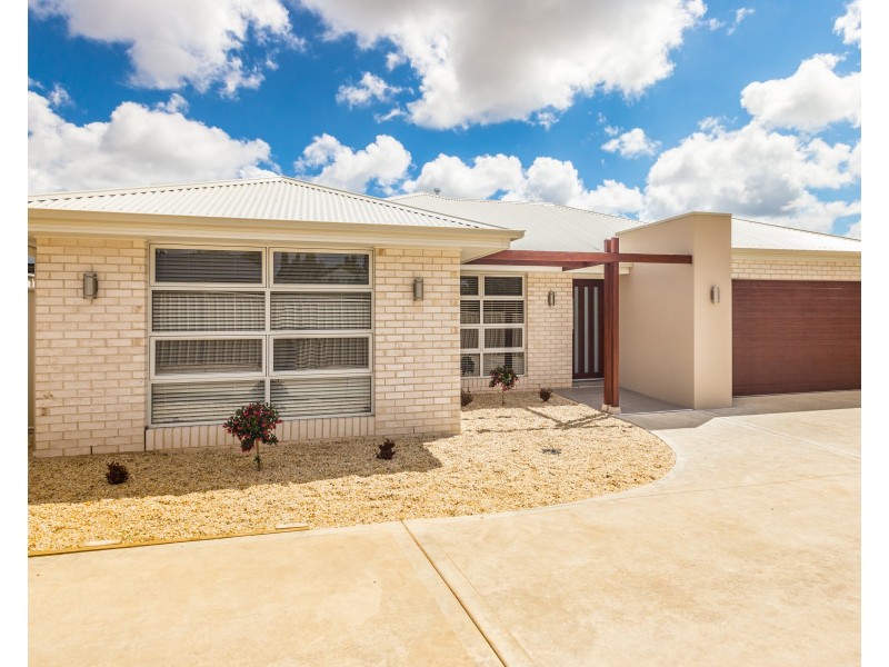26 Lisbon Circuit, Orange NSW 2800