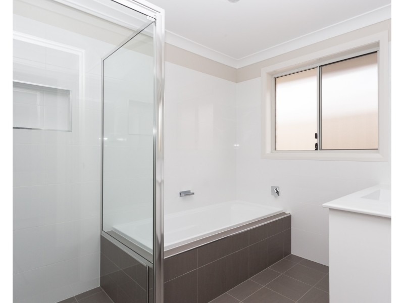 26 Lisbon Circuit, Orange NSW 2800