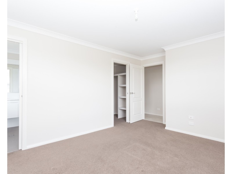 26 Lisbon Circuit, Orange NSW 2800